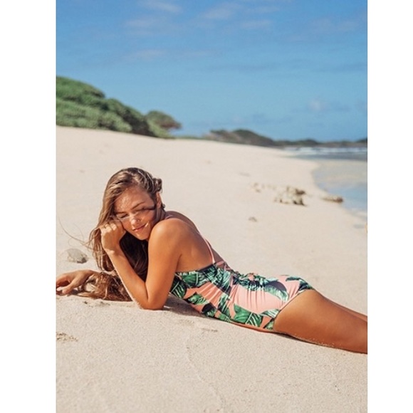 🍍 Tropical One Piece Swimsuit - Picture 4 of 9